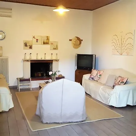 Дом отдыха Beautiful Family House In Messinia Amfithea (Messini)