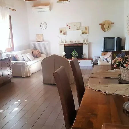 Beautiful Family House In Messinia 度假居